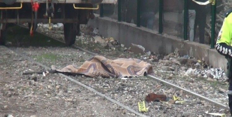 Diyarbakır'da trenin çarptığı 28 yaşındaki genç hayatını kaybetti