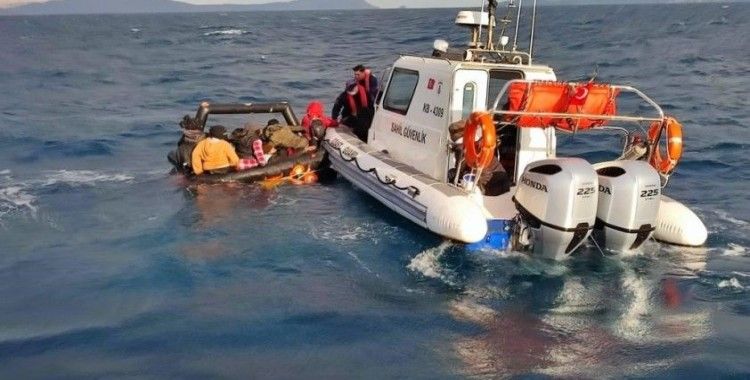 İzmir açıklarında 34 düzensiz göçmen kurtarıldı
