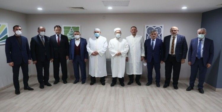 Diyanet İşleri Başkanı Erbaş, Gürcistan müftüleriyle bir araya geldi