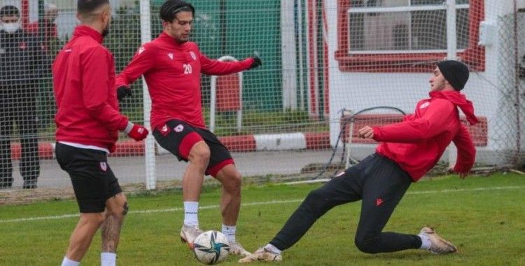 Samsunspor'da 3 futbolcu korona oldu