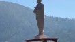 Meksika’da Devlet Başkanı Obrador’un heykeli yıkılarak kafası koparıldı