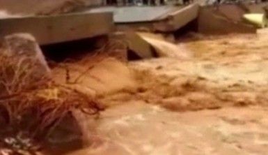 İran'da sel felaketi: 4 ölü, 7 yaralı