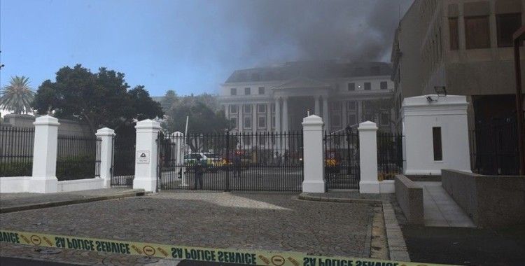 Güney Afrika Parlamentosunda yine yangın çıktı