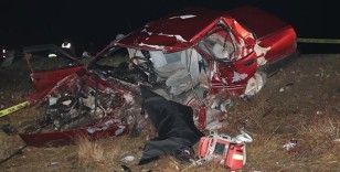 Şanlıurfa'da iki otomobil kafa kafaya çarpıştı: 1 ölü, 4 yaralı