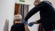 İtalya'da Kovid-19'la mücadelede 50 yaş üzerine aşı zorunluluğu getirildi