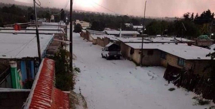 Meksika’nın Tlachichuca şehrine tarihte ilk kez kar yağdı