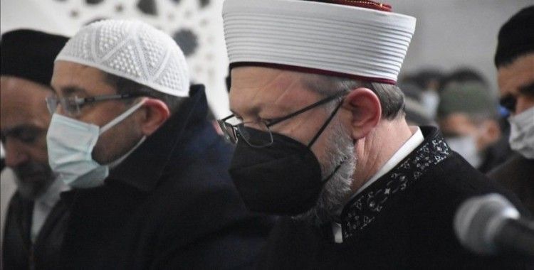 Diyanet İşleri Başkanı Erbaş, Sarıkamış şehitleri için okunan hatimlerin duasını yaptı