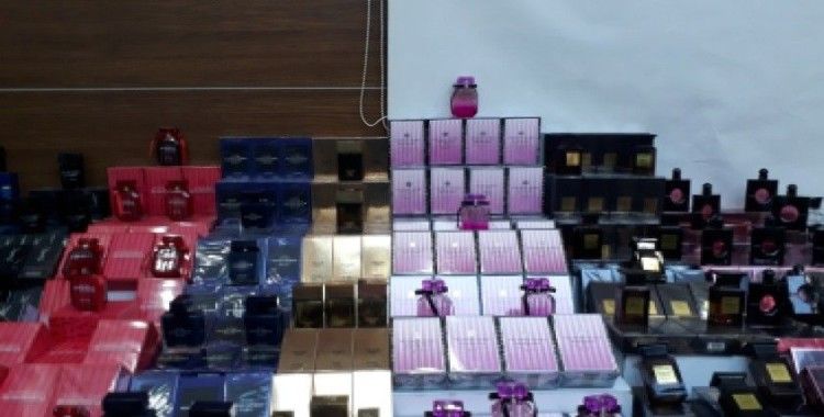  İstanbul’da sahte parfüm operasyonu kamerada