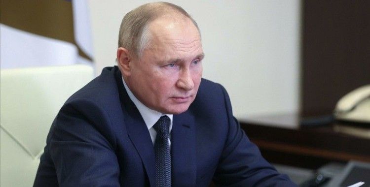 Putin: Bölgede 'renkli devrimlere' izin vermeyeceğiz