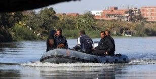 Nil Nehri'ne kamyon düştü: 2 ölü