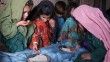 Yoksulluğun arttığı Afganistan'da Heratlı aile günlerdir kuru unla besleniyor