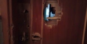 Zammı kabul etmeyen kiracının kapısını baltayla kırdı