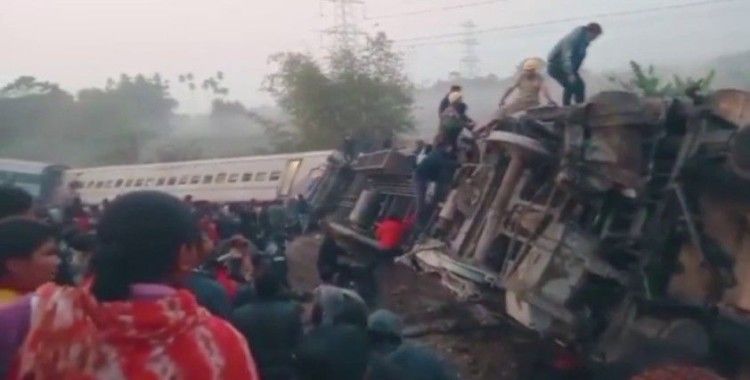 Hindistan’daki tren kazasında can kaybı 9’a yükseldi