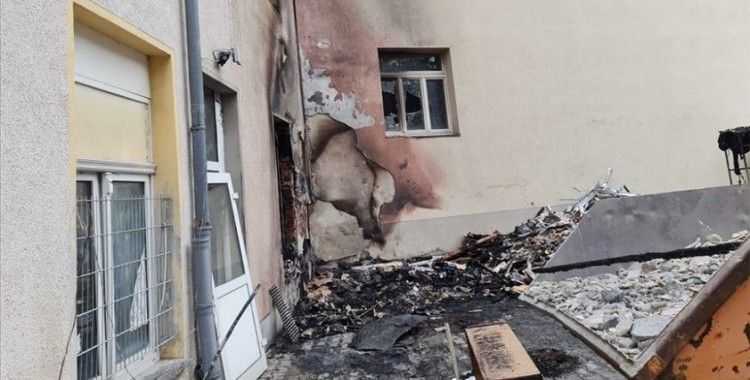 Almanya'da cami avlusundaki yangında kundaklama şüphesi