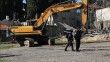 İsrail Filistinlileri bir ev ve 5 iş yerini yıkmaya zorluyor