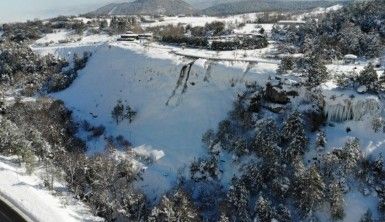 Bolu'nun Pamukkalesi' Akkayalar beyaz örtüyle kaplandı