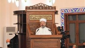 Diyanet İşleri Başkanı Erbaş: “Bu gece Hakk’a rağbet ve yöneliş gecesidir”