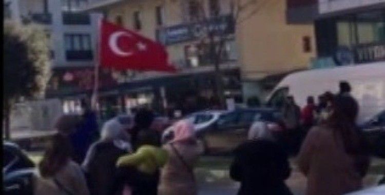 Üsküdar’da Cumhurbaşkanı Erdoğan’a vatandaşlardan sevgi gösterisi