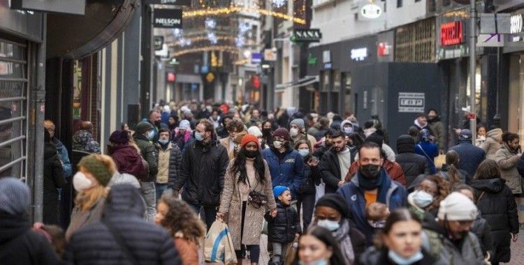 Hollanda’da Covid-19 kısıtlamaları 25 Şubat’tan itibaren kaldırılıyor