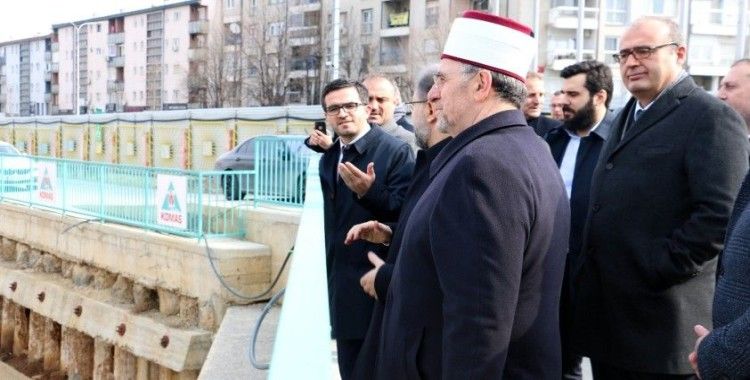 Diyanet İşleri Başkanı Erbaş, Kosova’daki Priştine Merkez Camisi inşaatını inceledi