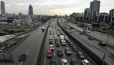 İstanbul'da kar geride kaldı, trafik yüzde 60'ı buldu