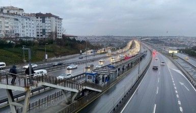 İstanbul güne yağmurla uyandı