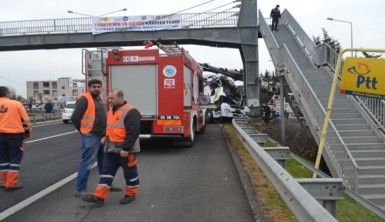 Tır şoförünün feci şekilde öldüğü kaza kamerada