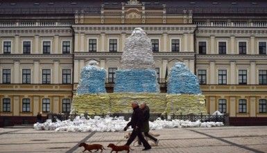 Kiev Prensesi Olga'nın heykeli kum torbalarıyla kapatıldı