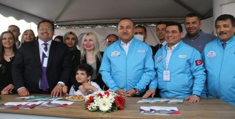  Dışişleri Bakanı Çavuşoğlu, Antalya Bilim Merkezi ve BilimFest’i gezdi