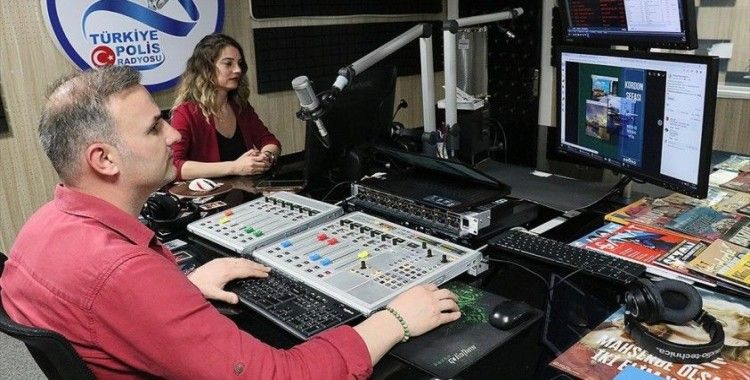 Türkiye Polis Radyosu, eğlendirirken suçlulara karşı da uyarıyor