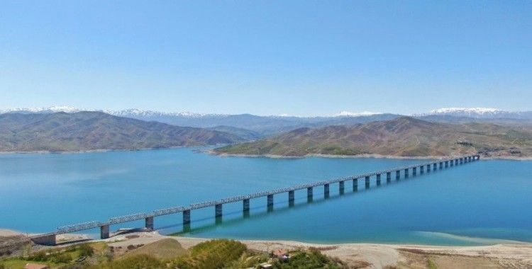 Türkiye’nin en uzun demir yolu köprüsü Elazığ’da