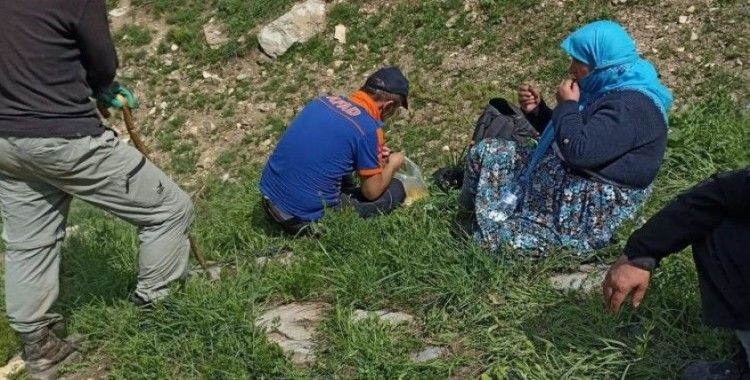 Hakkari'de pancar toplarken ayağı kırılan kadın kurtarıldı