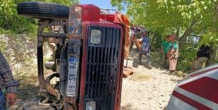 Frenleri boşalan kamyonet devrildi: 6 yaralı