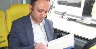 Kemal Sunal’ın oynadığı ’Atla Gel Şaban’ filmi gerçek oldu: Minibüse binmeden yazamıyor