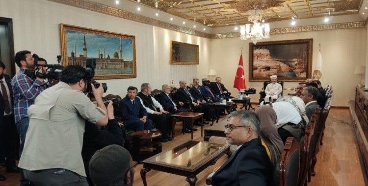 Diyanet İşleri Başkanı Erbaş, ABD’li ve Kanadalı Müslüman kanaat önderleriyle görüştü