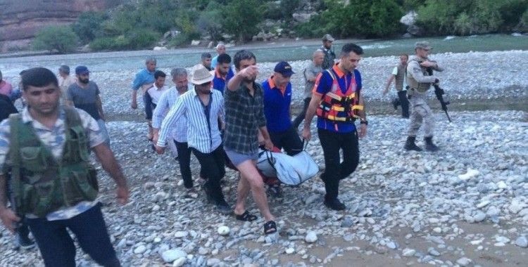Diyarbakır’da küçük kızı kurtarmaya çalışan kadın akıntıya kapılarak hayatını kaybetti