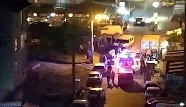 İki grup arasında çıkan kavgada ortalık savaş alanına döndü