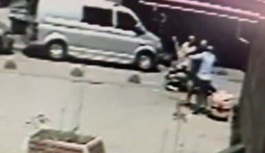 82 yaşındaki adamı kalbinden bıçakladı