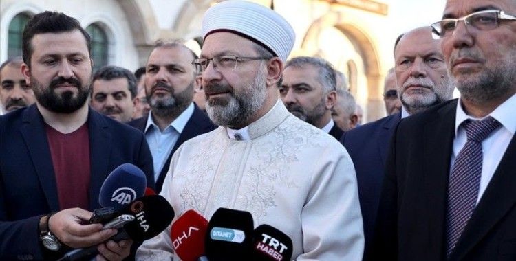 Başkan Erbaş: Vatanımızın darbelerden uzak, demokrasi ve özgürlükler içinde ilelebet payidar olması için dua ettik