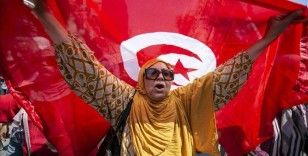 Tunus'ta yeni Anayasa için düzenlenecek referandum protesto edildi
