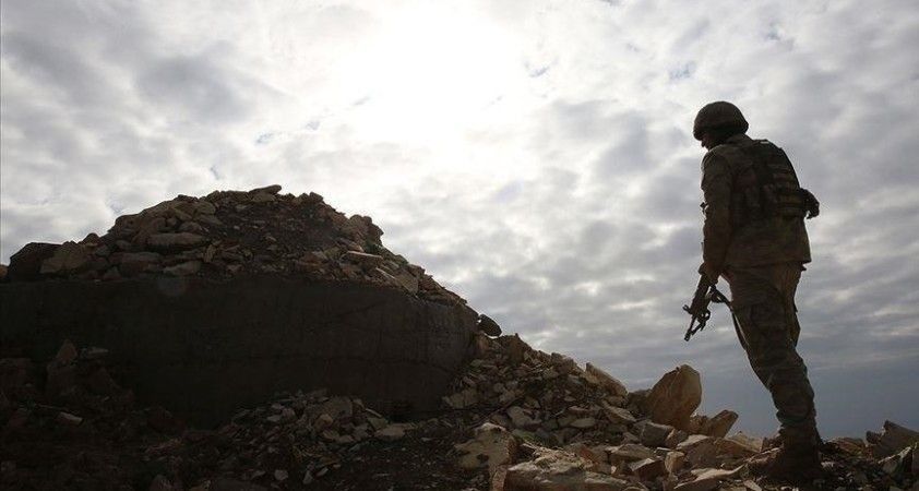 PKK'lı 3 terörist ikna yoluyla teslim oldu