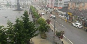Valilik uyardı: 'Şiddetli yağışlar saat 21.00’e kadar devam edecek'