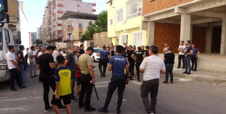 Diyarbakır’da akrabalar arası taşlı sopalı kavga: 3 yaralı