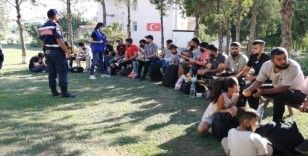 İzmir'de 278 düzensiz göçmen ve 4 organizatör yakalandı