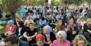 AK Parti Genel Başkan Yardımcısı Jülide Sarıeroğlu Zeytinburnu’nda gençlerle buluştu