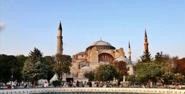 İstanbul'a 6 ayda 6 milyon 755 bin yabancı turist geldi