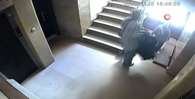 Kadıköy’de evden 60 bin dolarlık saat çalan hırsızlar yakalandı