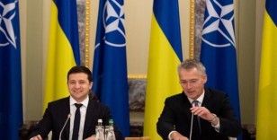 Zelenskiy, NATO Genel Sekreteri Stoltenberg ile Ukrayna'ya silah tedarikini görüştü