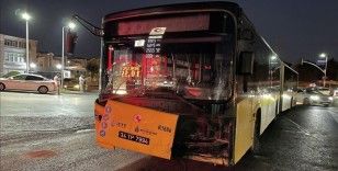 Arnavutköy'de İETT otobüsü ile iki araç çarpıştı, hamile kadın yaralandı