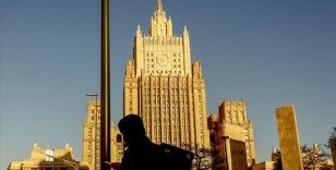 Rusya’daki stratejik şirketlerin hisselerinde işlemler dost olmayan ülkelere yasaklandı